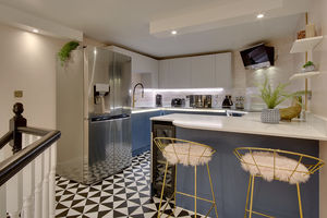 Kitchen/Breakfast Room- click for photo gallery